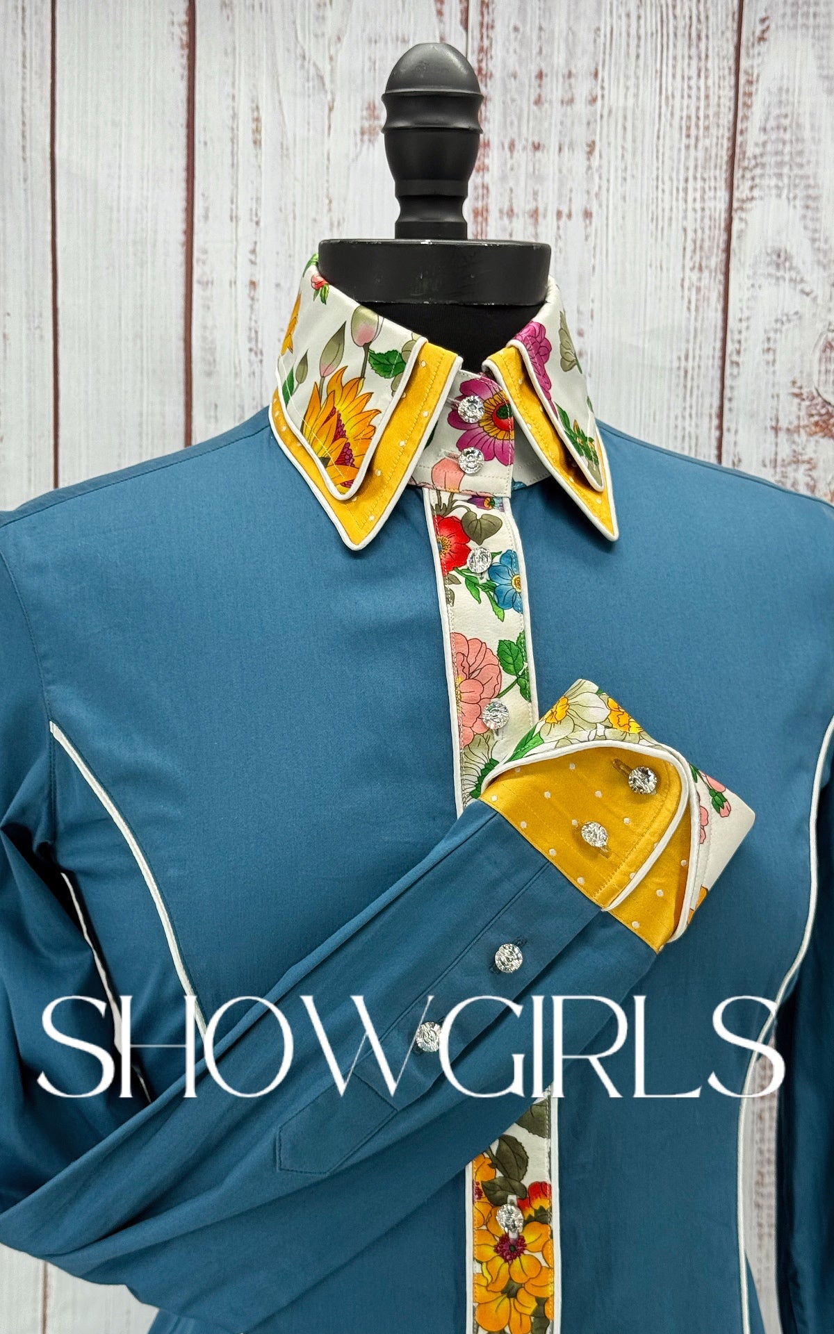 WINNING COUTURE - Size 6