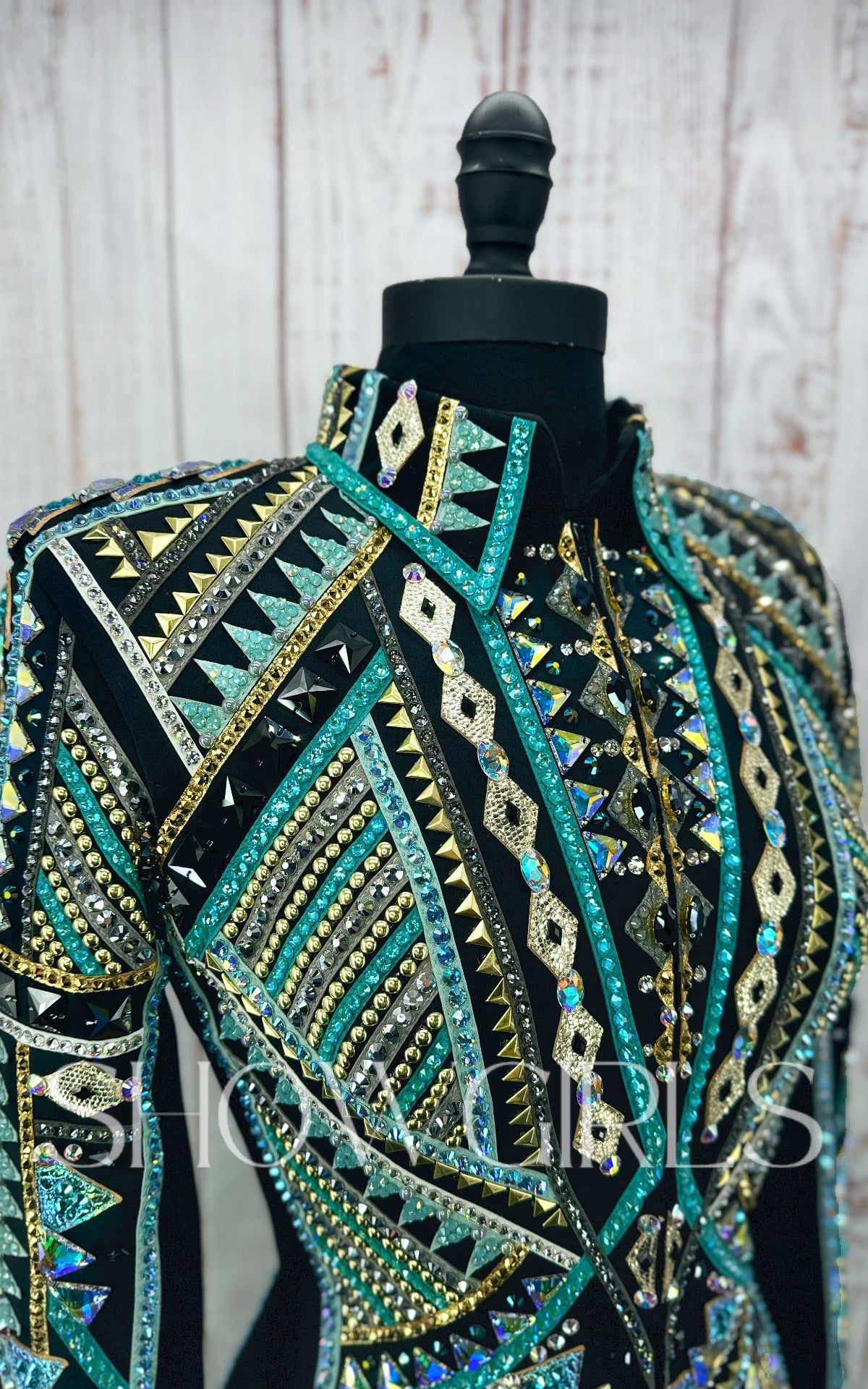 CHELSEA COUTURE SHOW CLOTHING